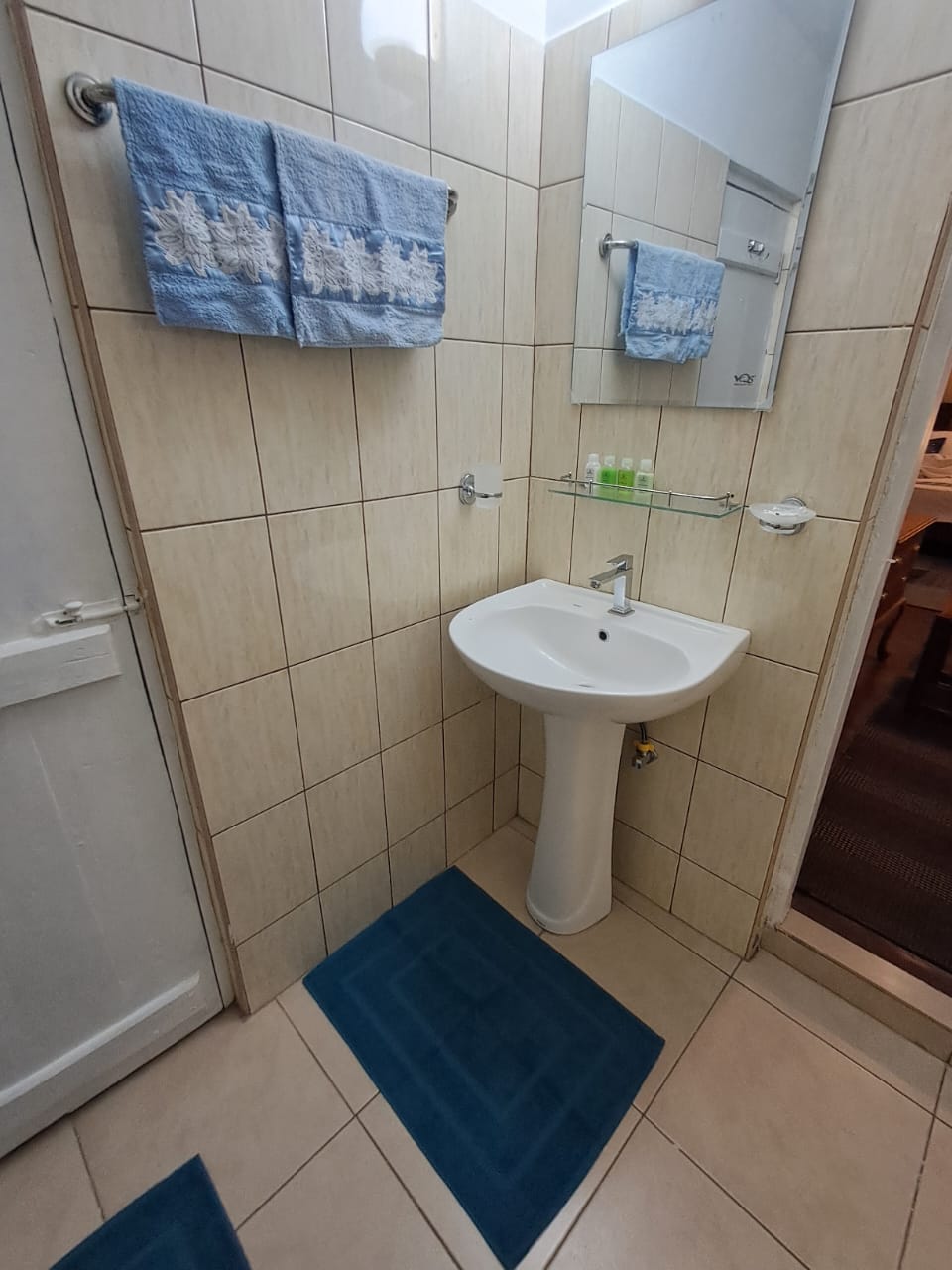 Baths & Details 10