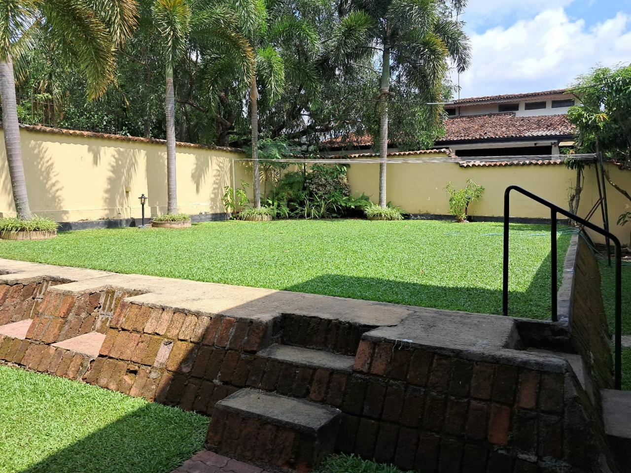 Garden & Courtyard 6