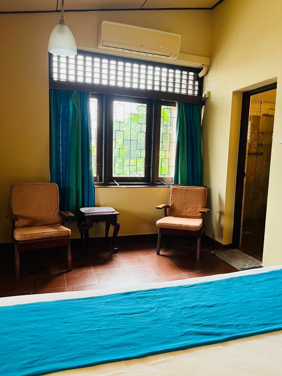 Suite & Bedroom 12