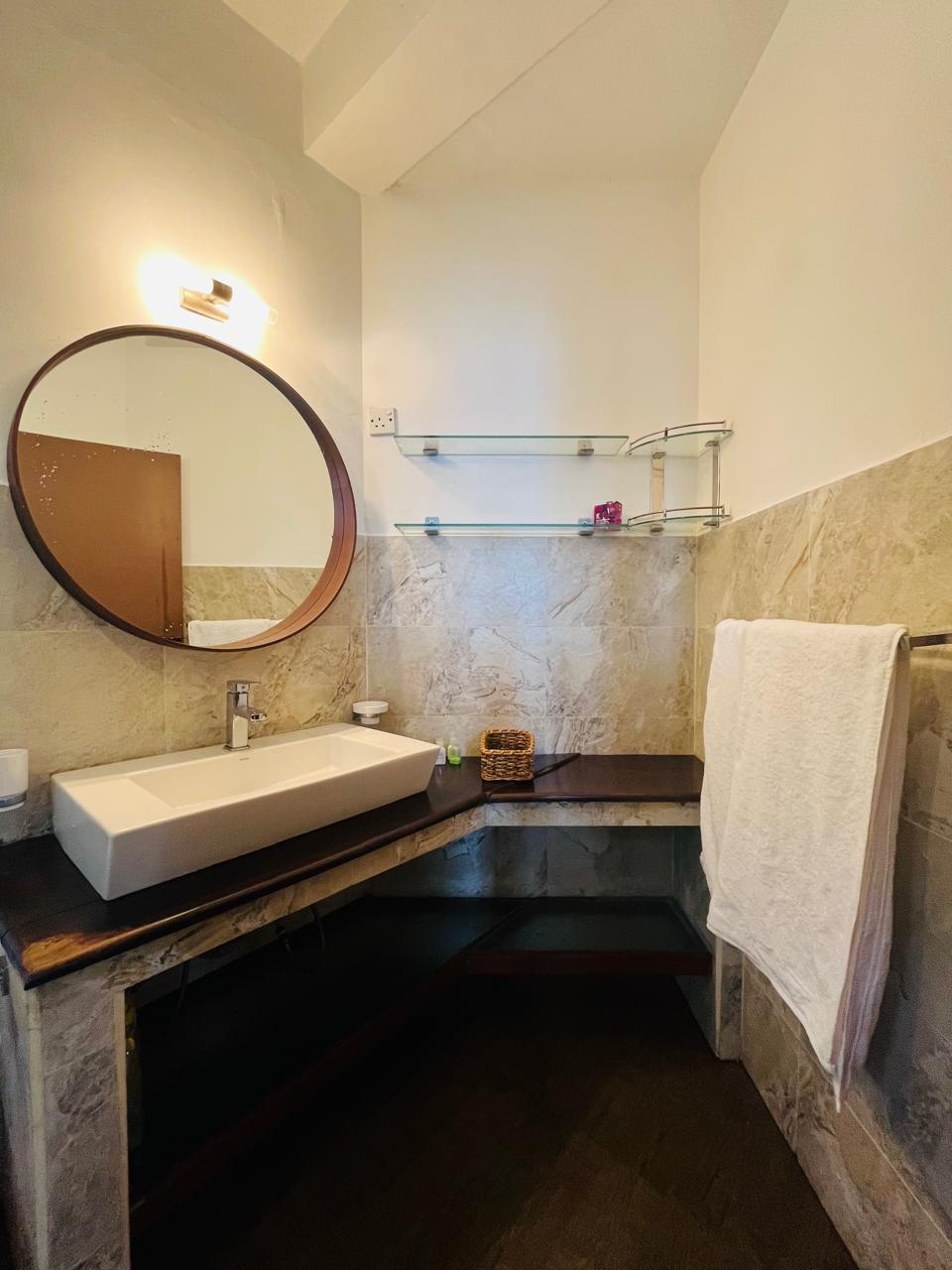 Suite & Bedroom 16