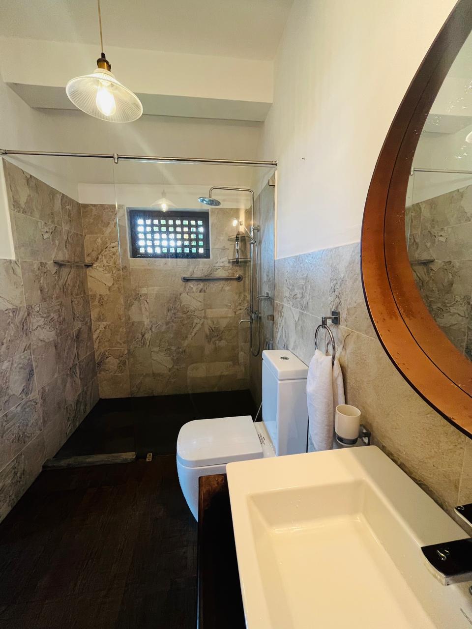 Suite & Bedroom 18